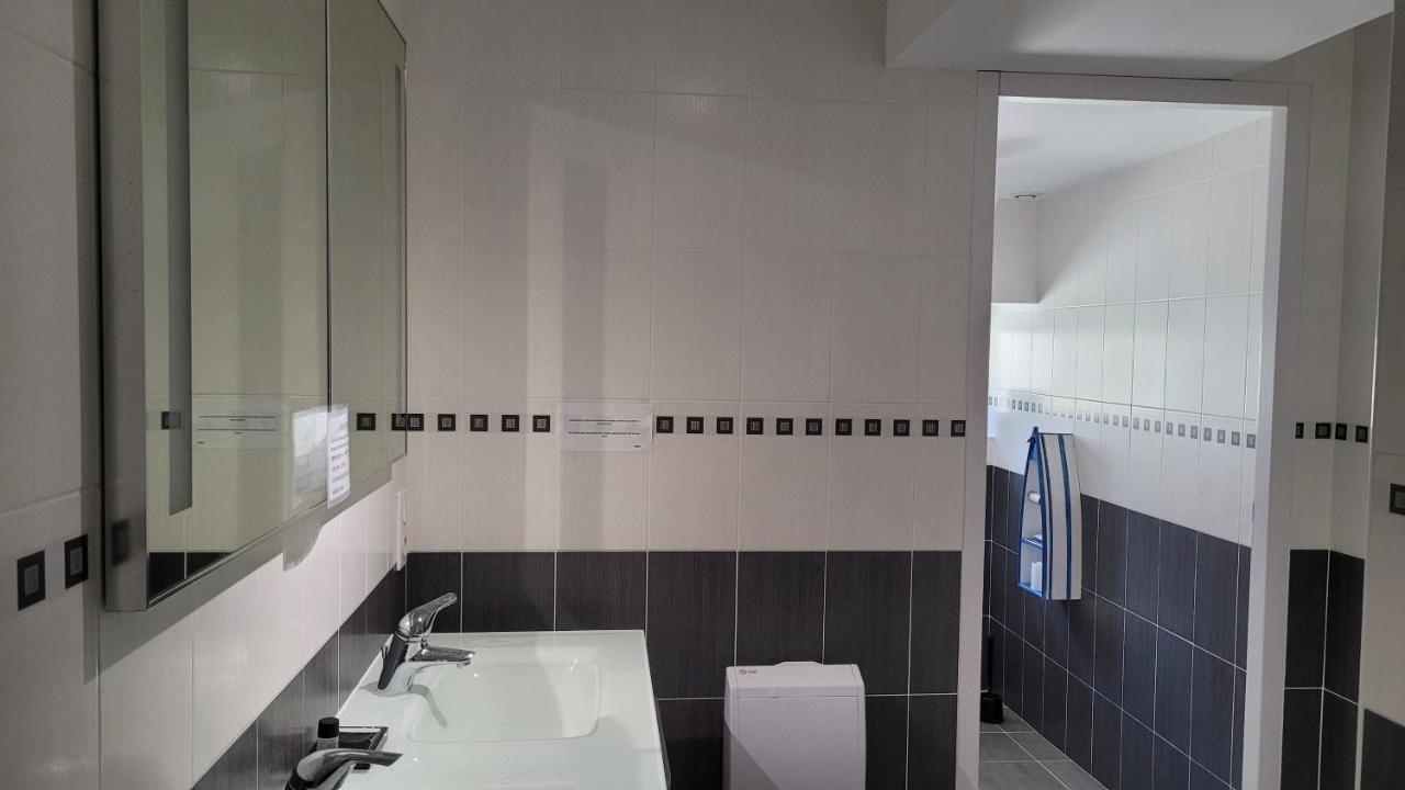 La Grange Saint-Jacques Hostel Bach Buitenkant foto
