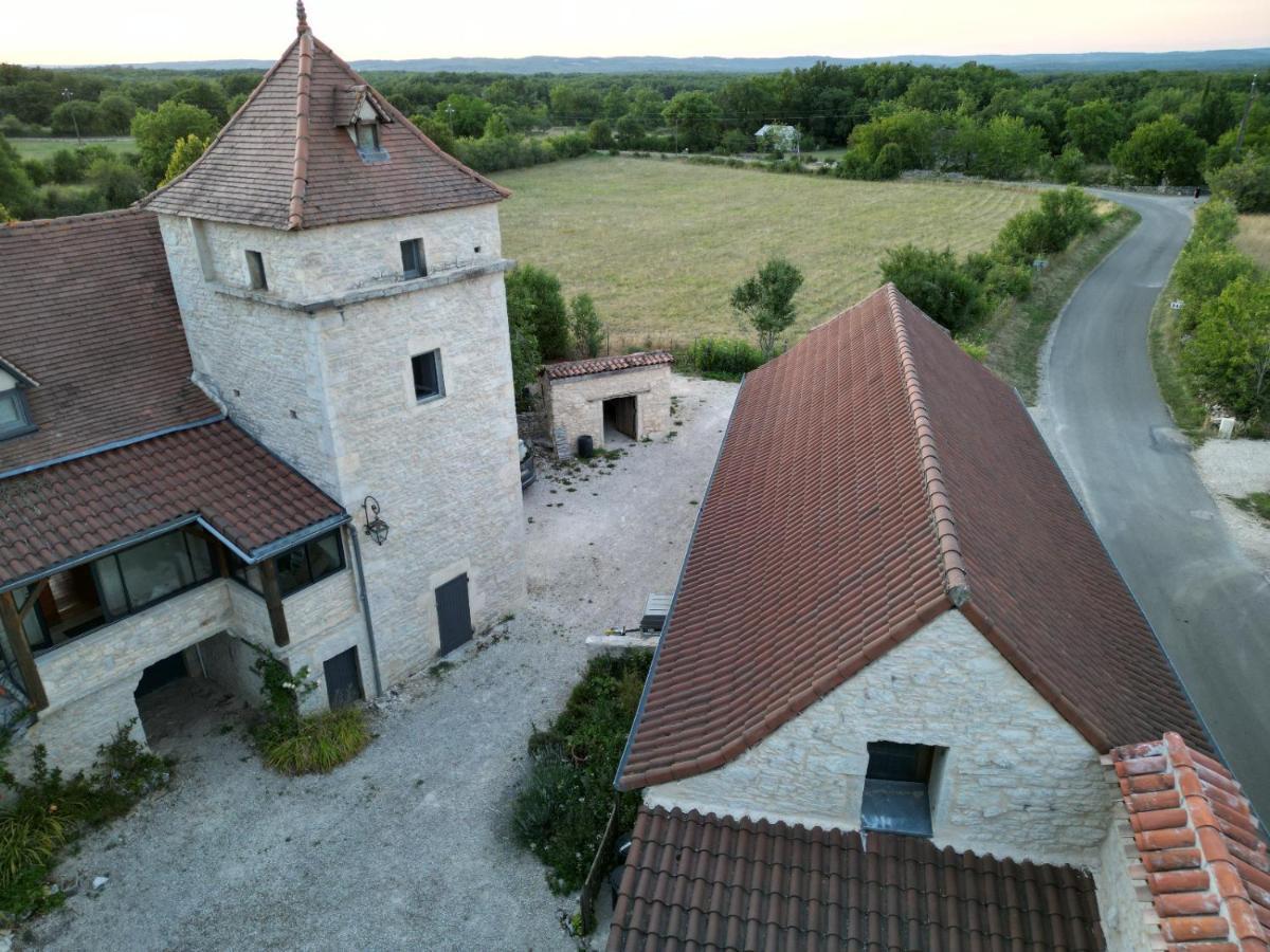 La Grange Saint-Jacques Hostel Bach Buitenkant foto